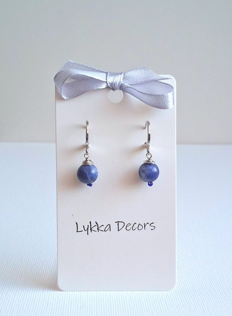 Auskari ar zilā sodalita pērli